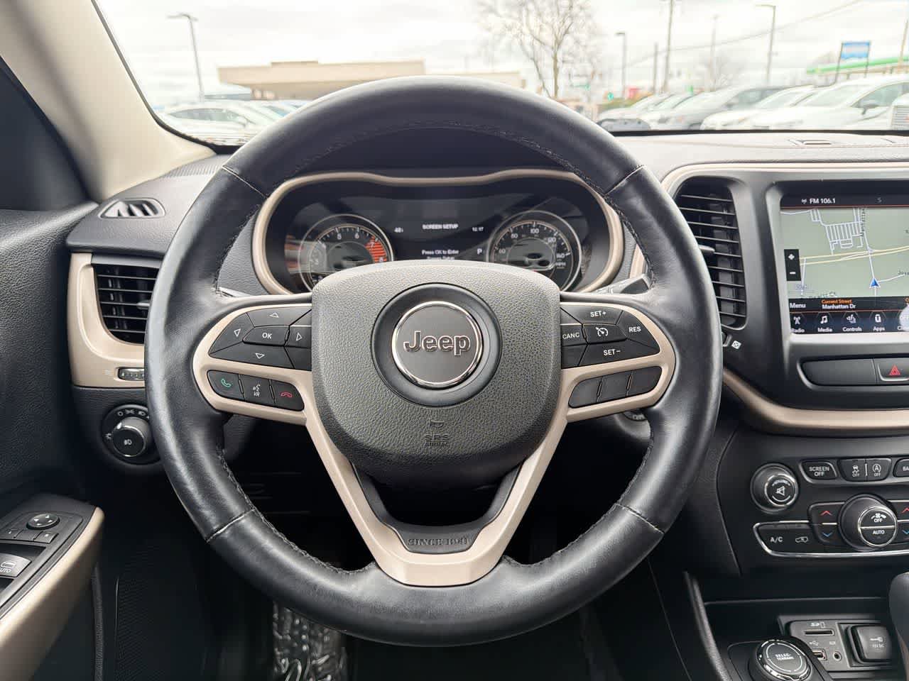 Used 2017 Jeep Cherokee Limited image 27