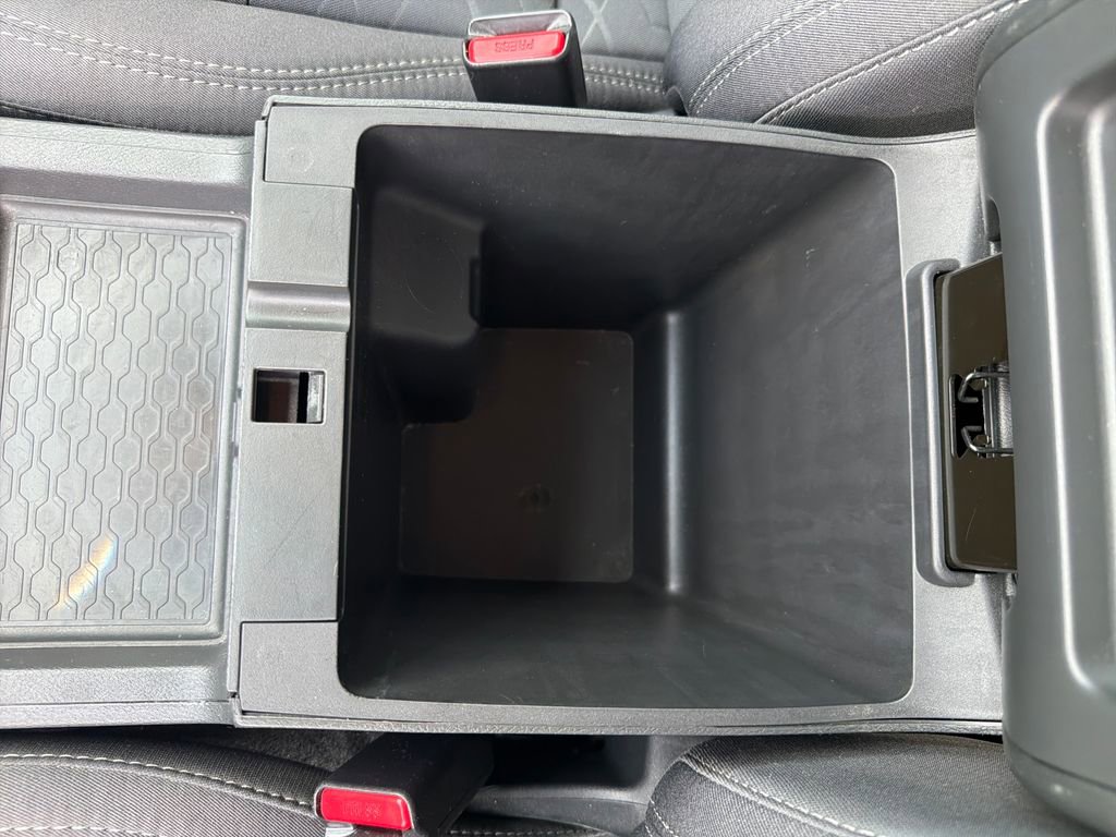 Certified 2025 Nissan Frontier SV RWD image 30