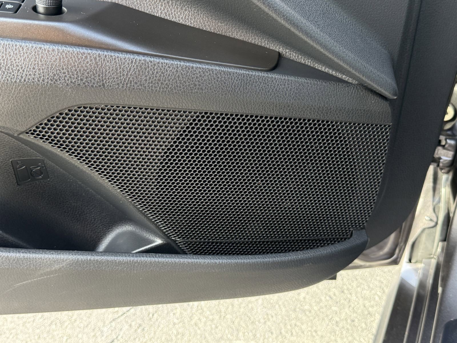 Used 2023 Toyota Camry SE w/ Convenience Package image 15