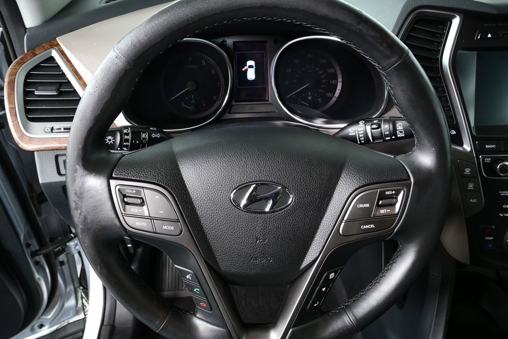 Used 2017 Hyundai Santa Fe Limited image 12