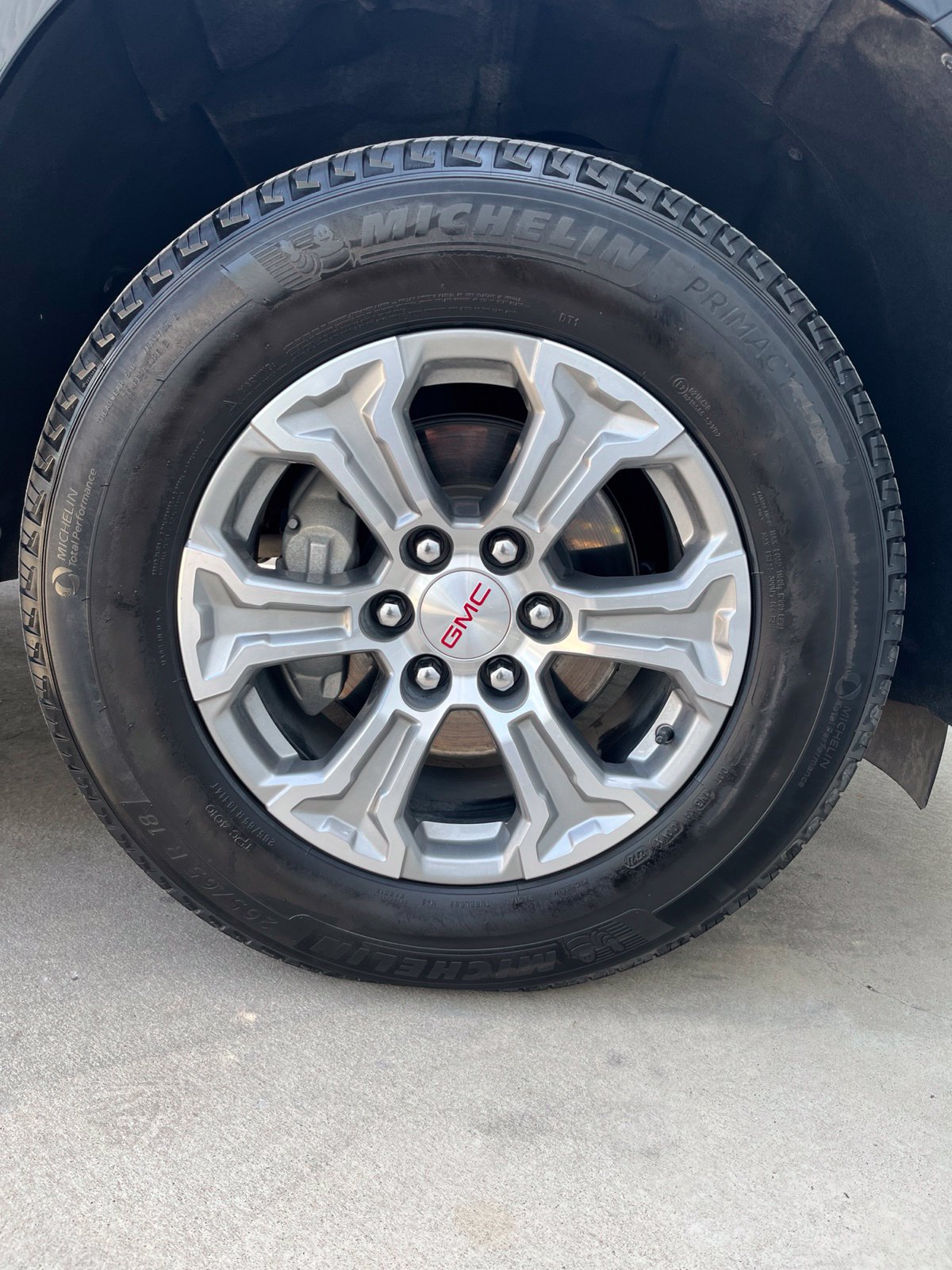 Used 2024 GMC Yukon SLE RWD image 27