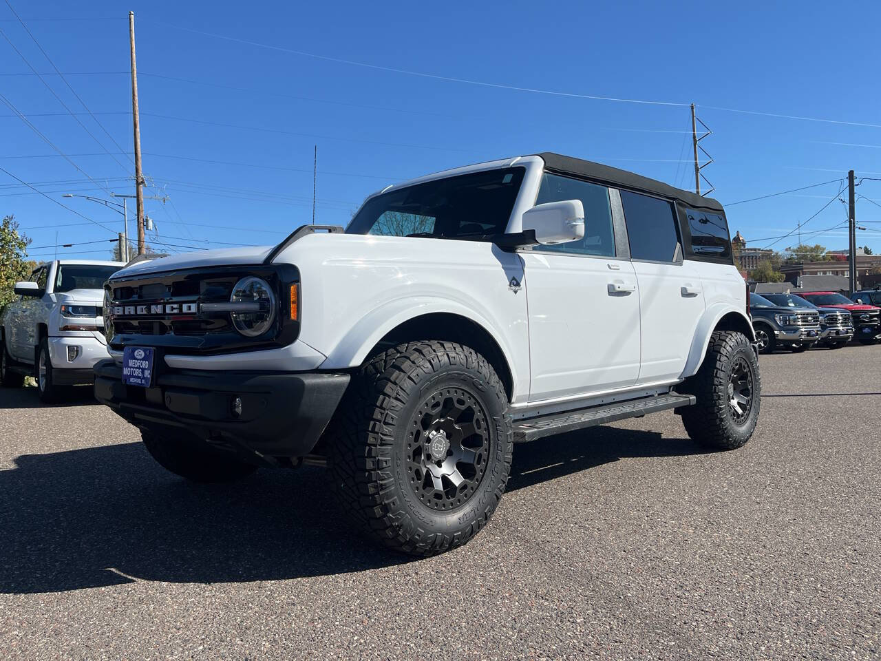Used 2023 Ford Bronco Outer Banks image 2