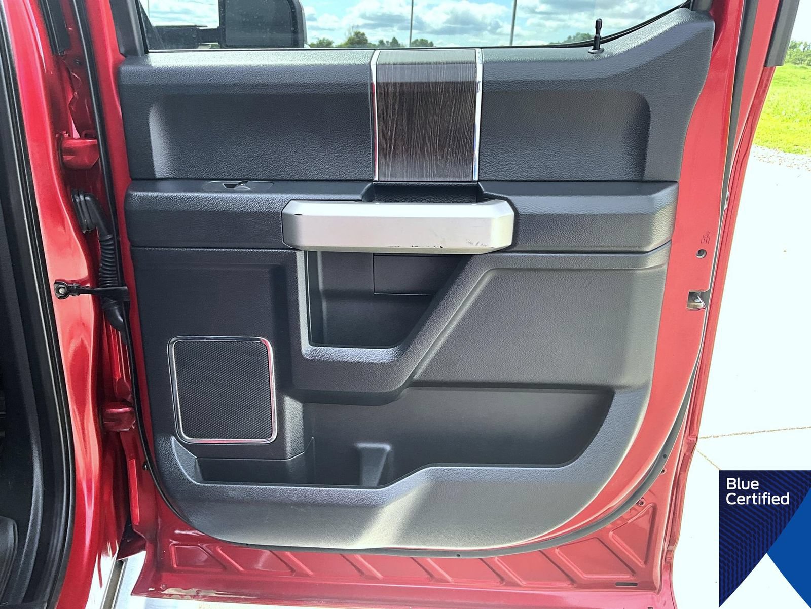 Certified 2020 Ford F250 Lariat w/ Lariat Ultimate Package AWD/4WD image 18