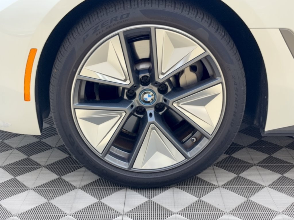 Used 2024 BMW i4 eDrive35 w/ Premium Package RWD image 13