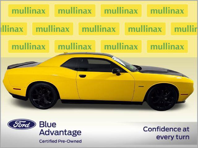Used 2017 Dodge Challenger R/T Plus RWD image 2