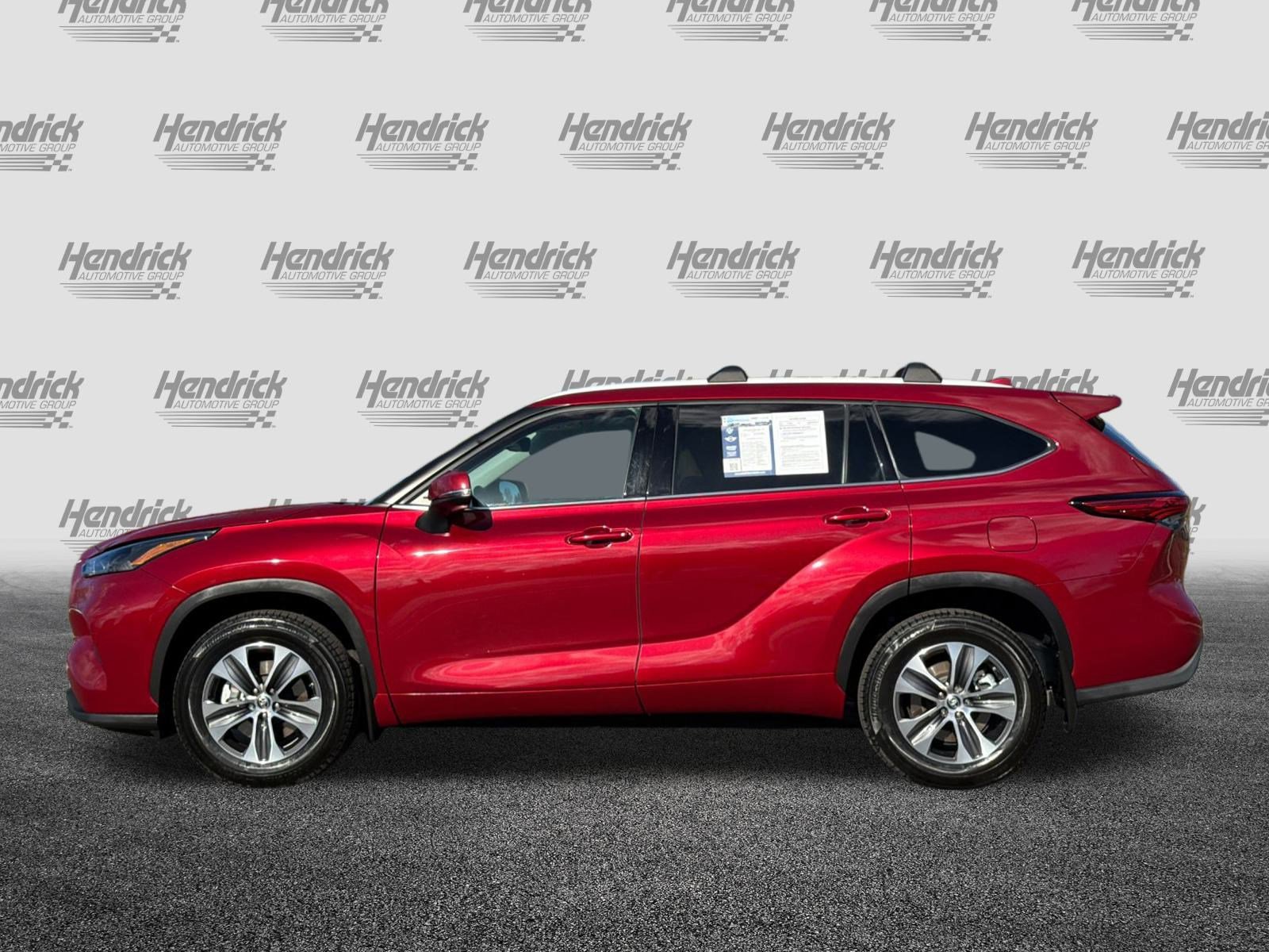 Used 2022 Toyota Highlander XLE image 8