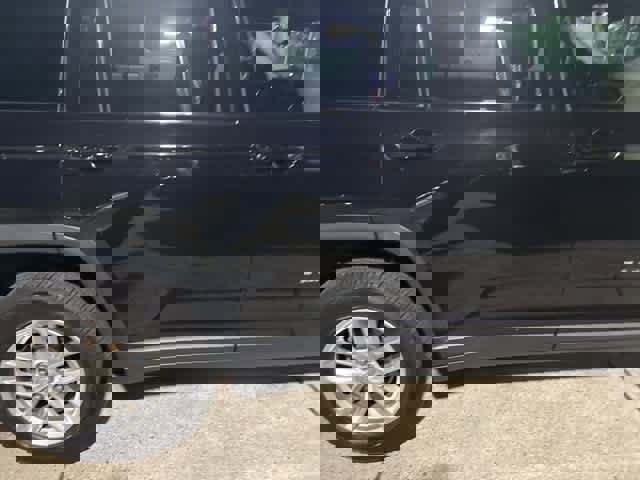 Used 2021 Jeep Grand Cherokee L Laredo w/ Luxury Tech Group I image 12