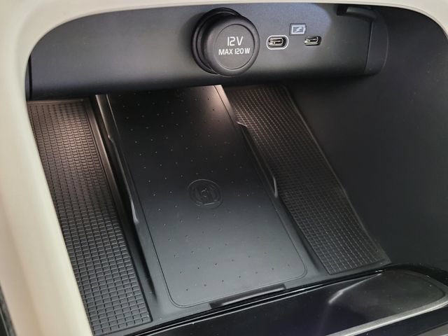 New 2026 Volvo XC40 B5 Ultra AWD/4WD image 22