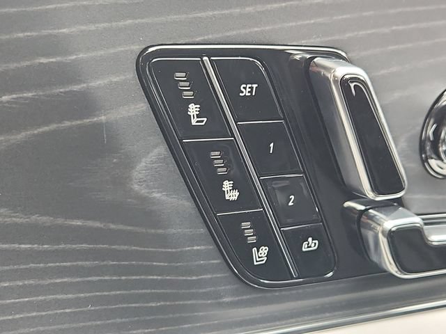 New 2026 Cadillac Lyriq Signature Sport AWD/4WD image 28