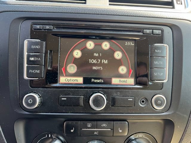 Used 2012 Volkswagen Jetta SEL FWD image 16