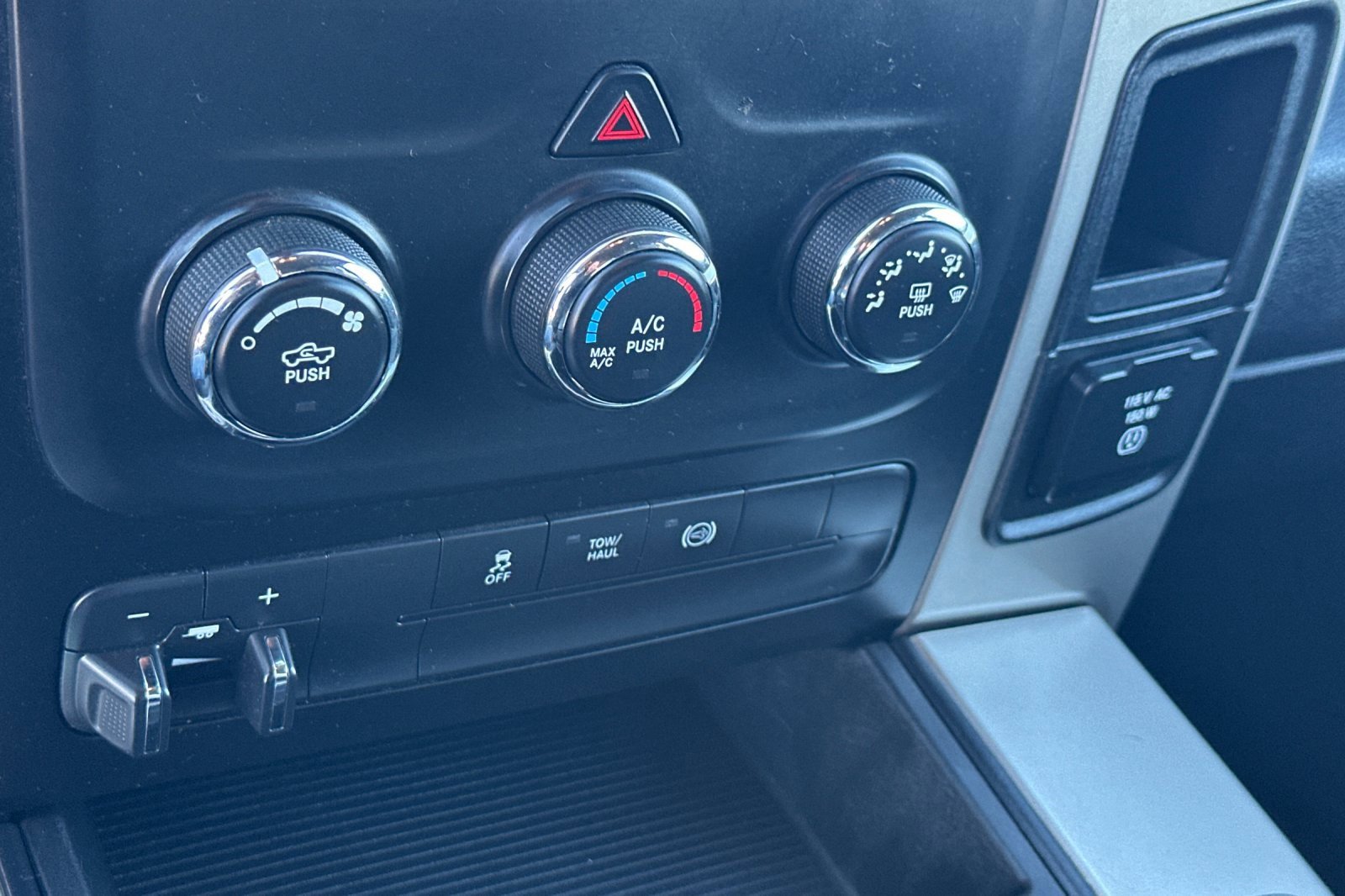 Used 2015 RAM 3500 Big Horn image 25