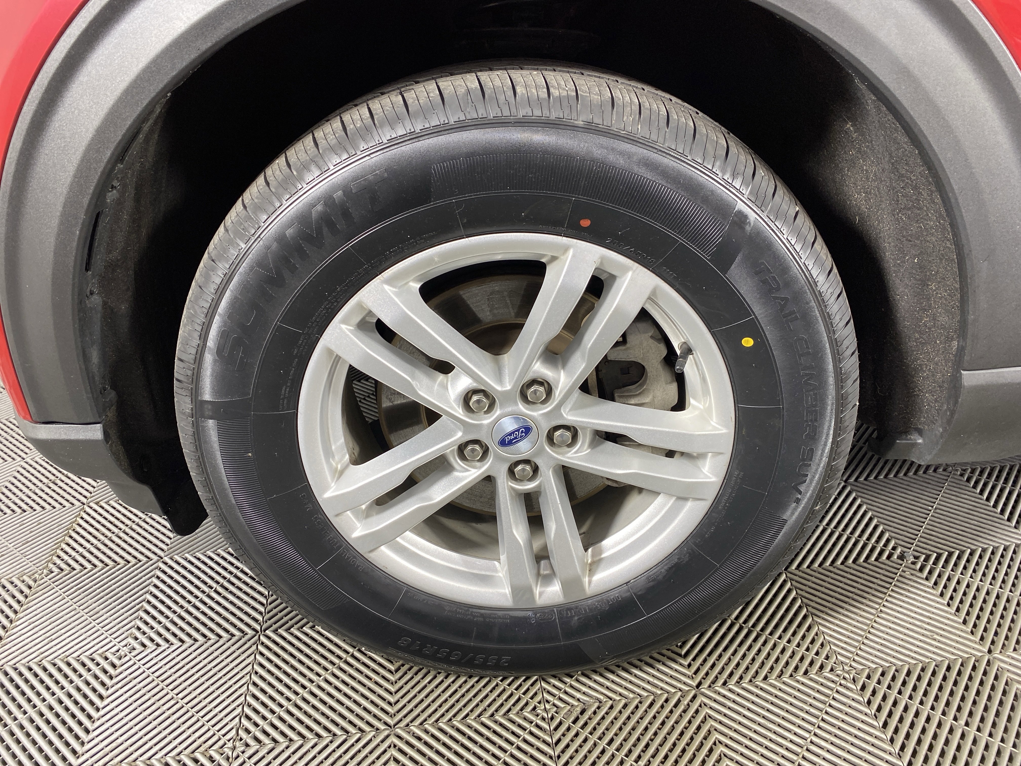 Used 2022 Ford Explorer XLT w/ Equipment Group 202A image 12