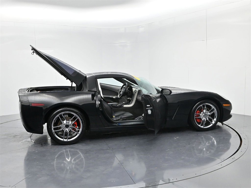 Used 2005 Chevrolet Corvette Coupe w/ Preferred Equipment Group image 48