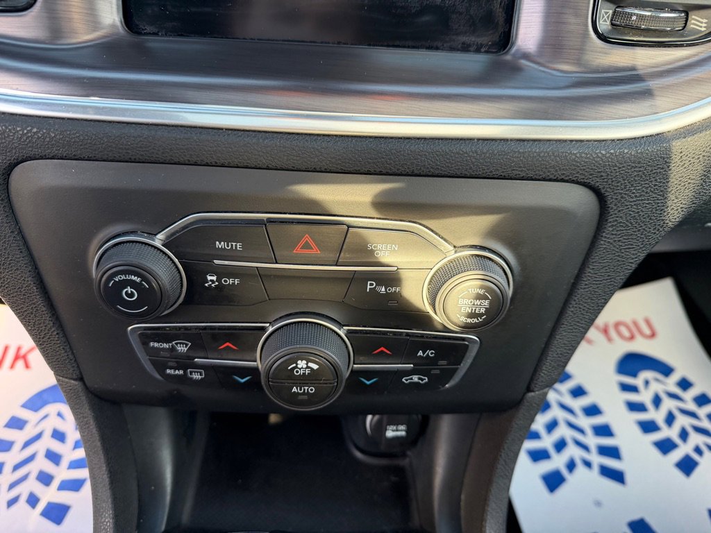 Used 2018 Dodge Charger SXT Plus w/ Blacktop Package image 38