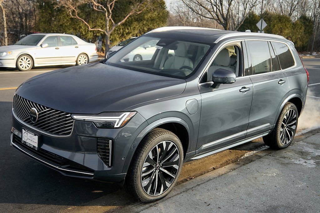 New 2026 Volvo XC90 T8 Ultra w/ Protection Package Premier image 6