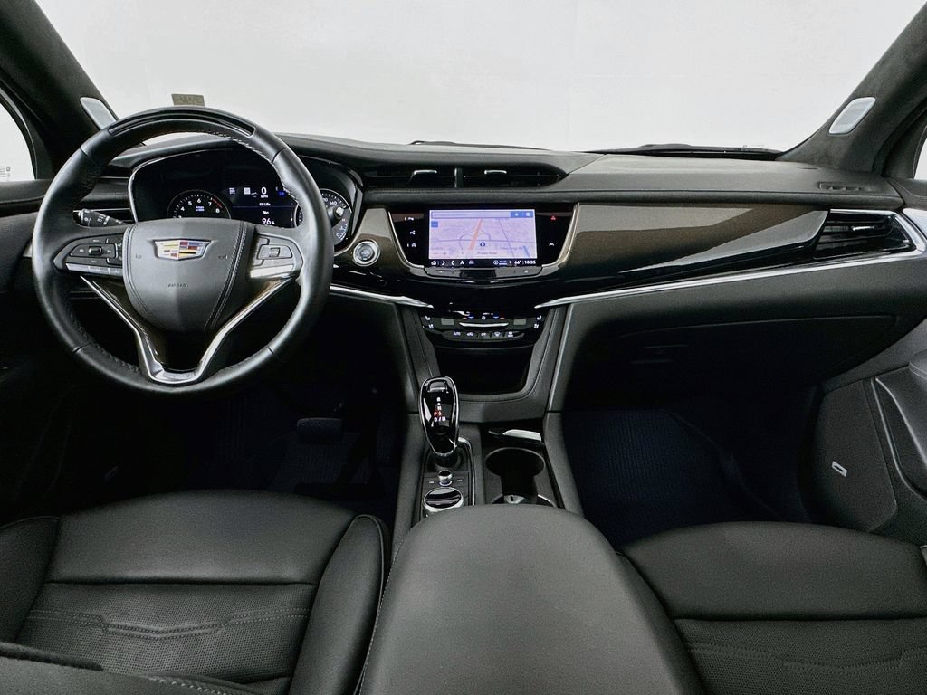 Certified 2025 Cadillac XT6 Premium Luxury w/ Platinum Package AWD/4WD image 29
