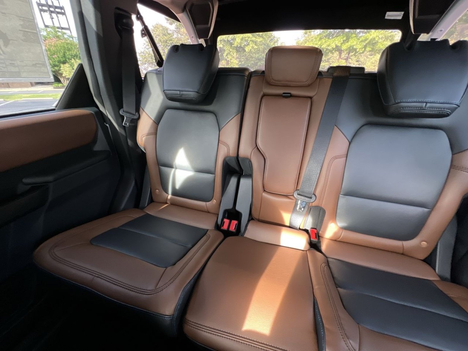 Used 2024 Ford Bronco Outer Banks AWD/4WD image 16