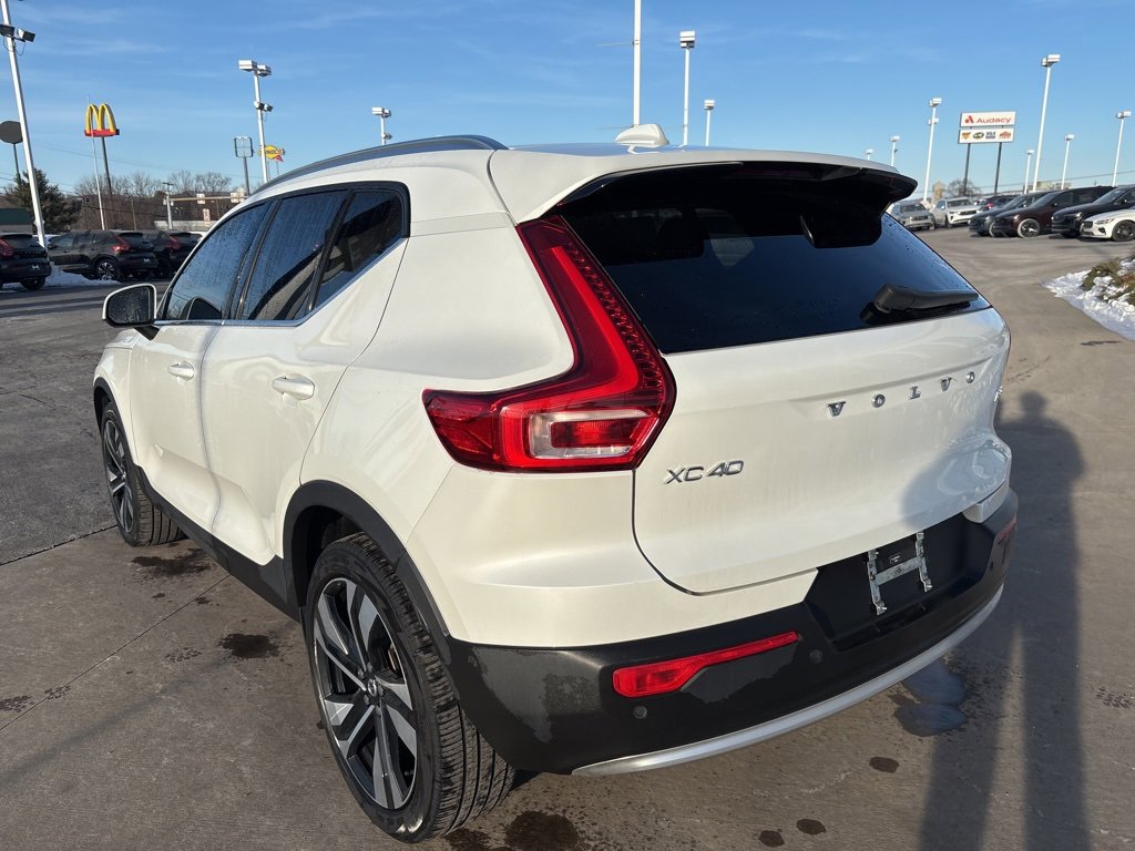 Certified 2023 Volvo XC40 B5 Plus w/ Protection Package Premier image 8