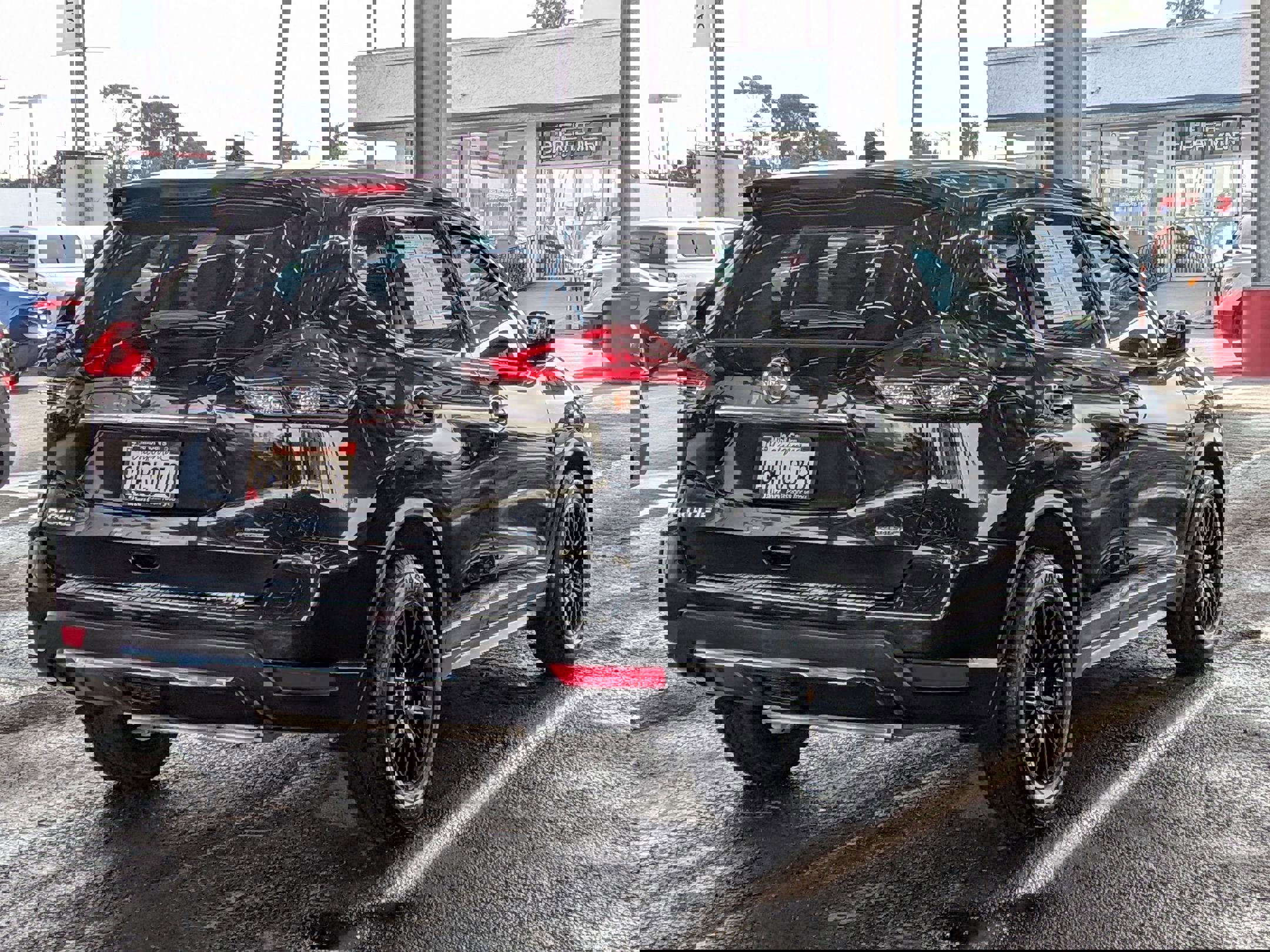 Used 2018 Nissan Rogue S image 4