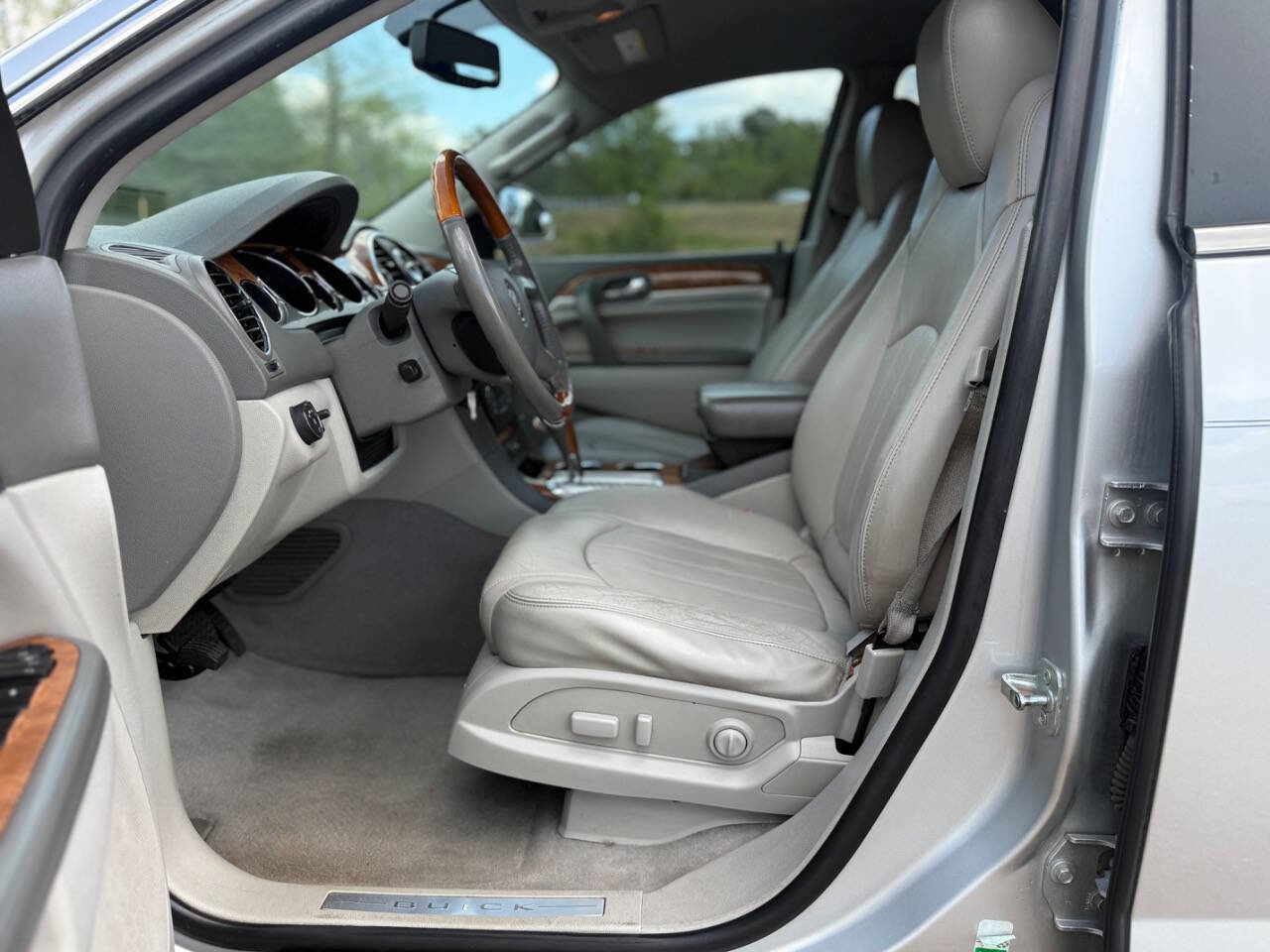 Used 2012 Buick Enclave Premium w/ LPO, Cargo Convenience Pkg FWD image 16