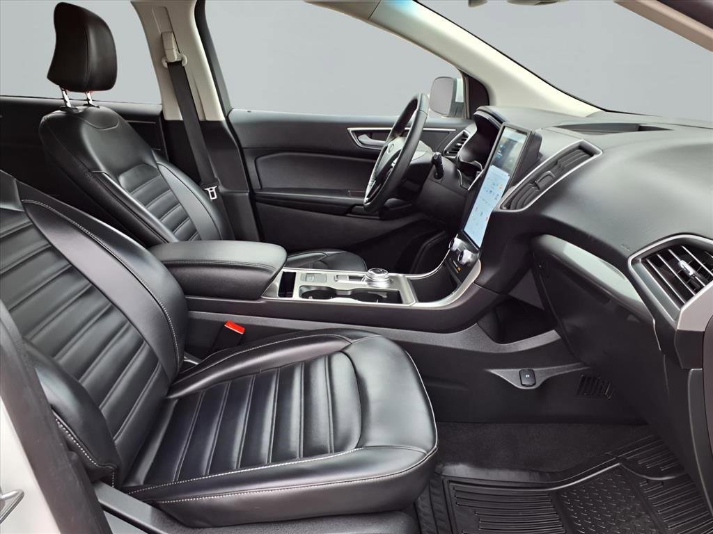 Used 2024 Ford Edge SEL image 13