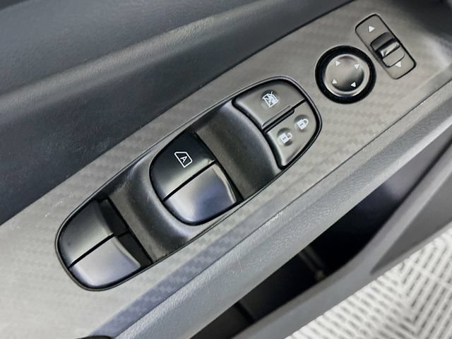 Used 2024 Nissan Altima 2.5 SV FWD image 19