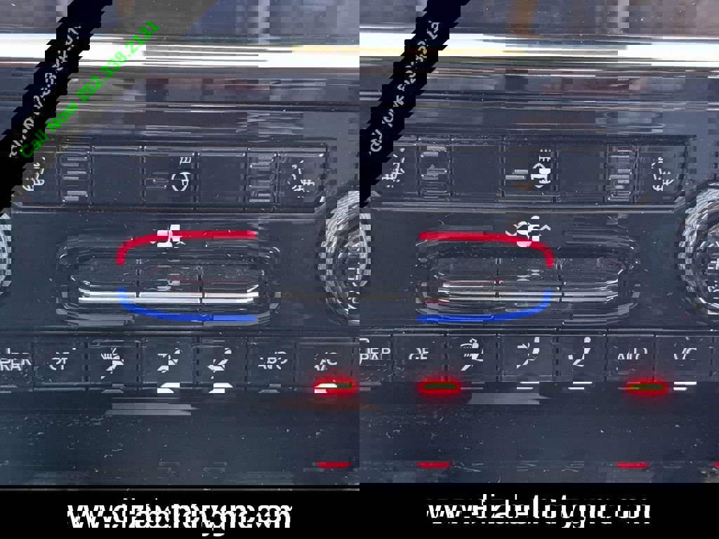 Used 2024 Jeep Grand Cherokee Limited image 32