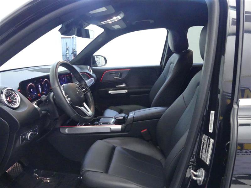 Used 2022 Mercedes-Benz GLB 250 4MATIC w/ Premium Package Lite image 21