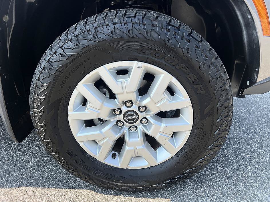 Certified 2023 Nissan Frontier SV AWD/4WD image 12