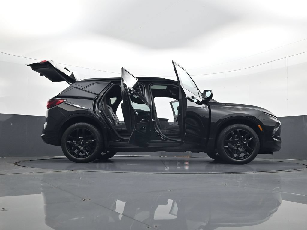 Used 2025 Chevrolet Blazer RS w/ Driver Confidence II Package AWD/4WD image 33
