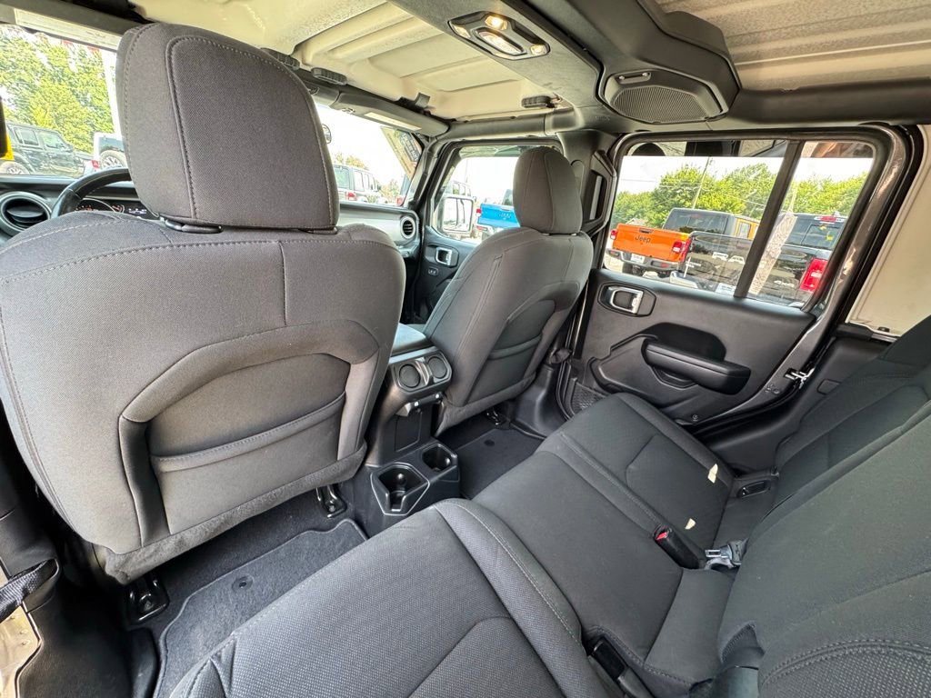 Used 2021 Jeep Gladiator Willys image 14