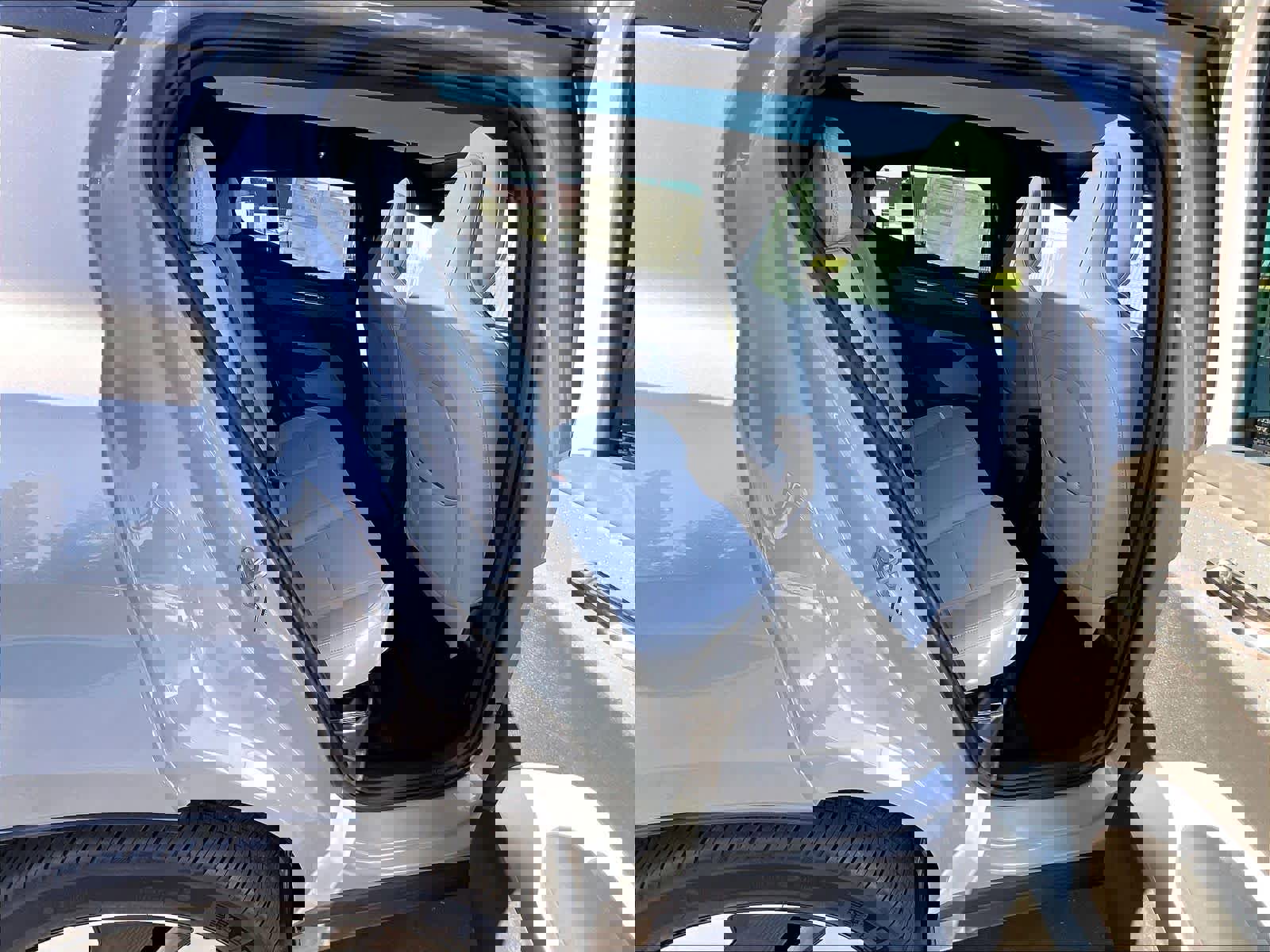 New 2025 Volvo EX30 Ultra w/ Protection Package Premier image 27