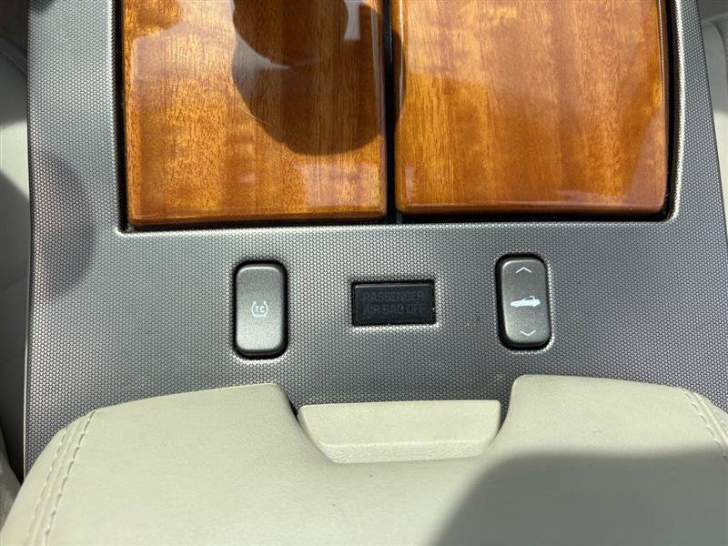 Used 2005 Cadillac XLR RWD image 31