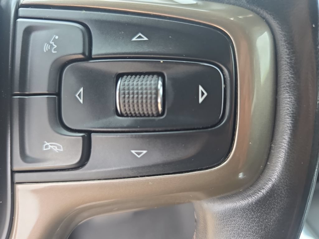 Used 2024 Chevrolet Silverado 3500 High Country w/ Technology Package AWD/4WD image 17