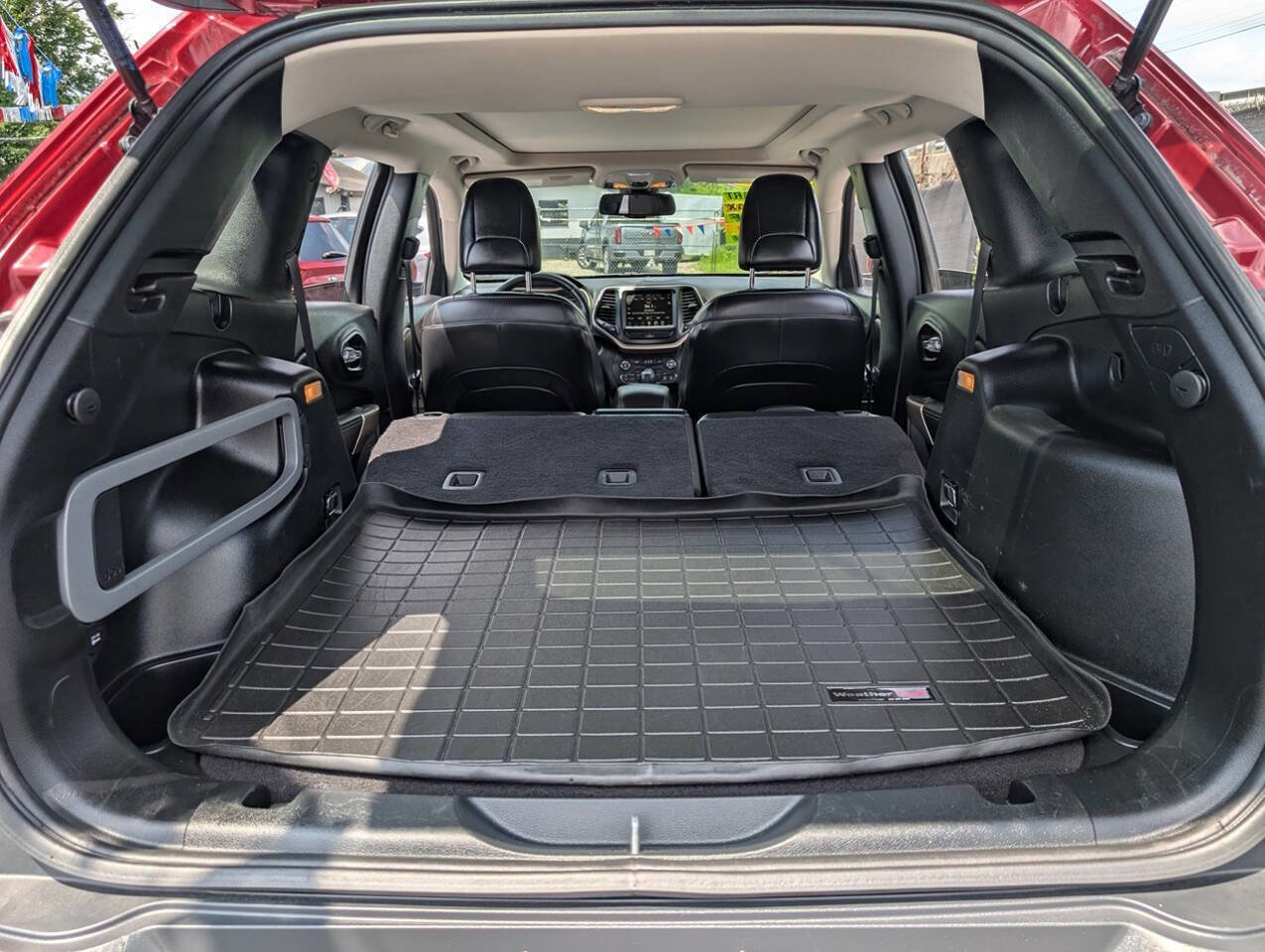 Used 2017 Jeep Cherokee Limited image 33