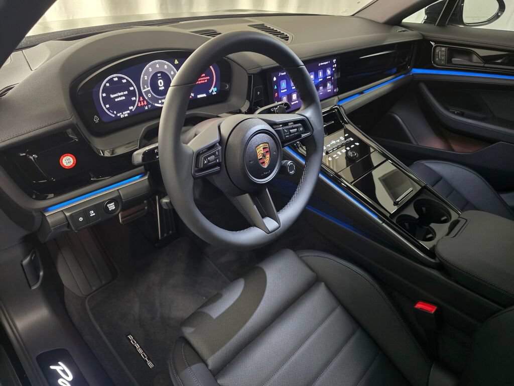 New 2026 Porsche Panamera 4 AWD/4WD image 4