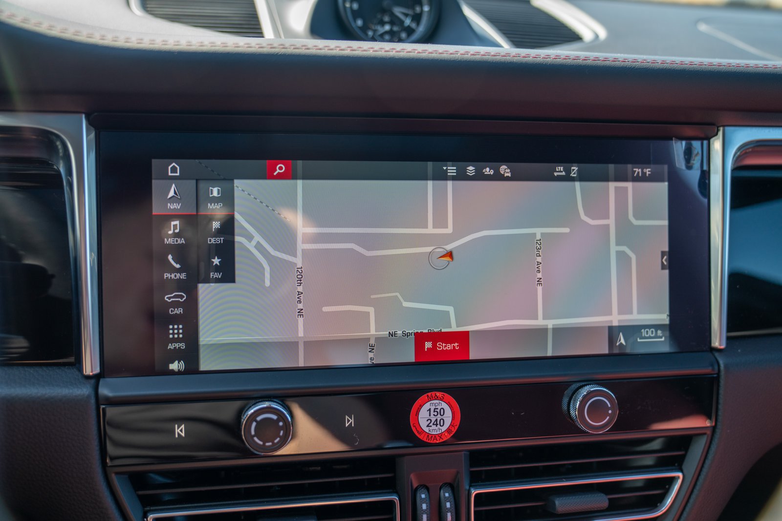 Certified 2026 Porsche Macan AWD/4WD image 17