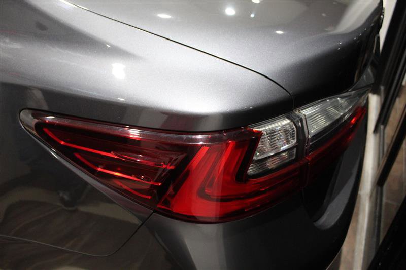Used 2017 Lexus ES 350 w/ Luxury Package FWD image 11