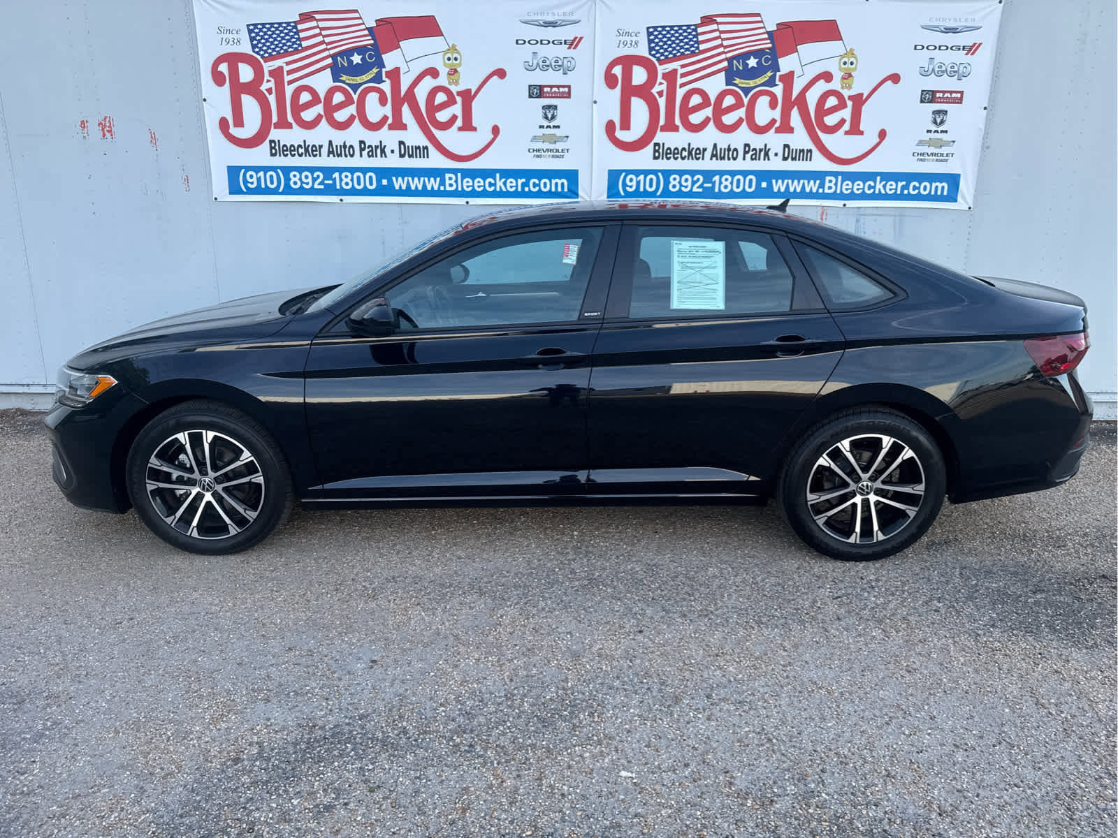 Used 2024 Volkswagen Jetta Sport image 6