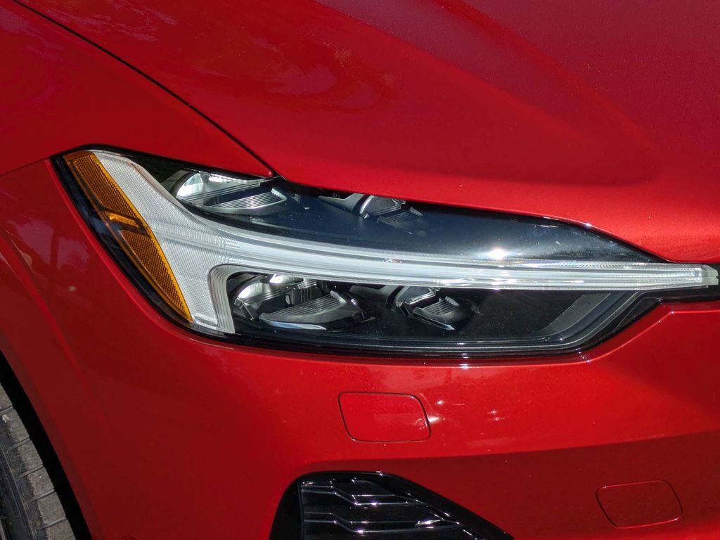 Used 2023 Volvo XC60 B5 Plus w/ Climate Package image 10