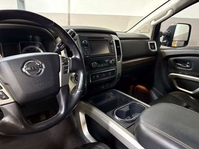 Used 2018 Nissan Titan SL w/ Chrome Package AWD/4WD image 19