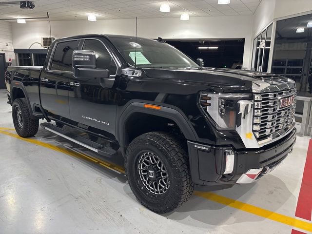Used 2024 GMC Sierra 2500 Denali image 4