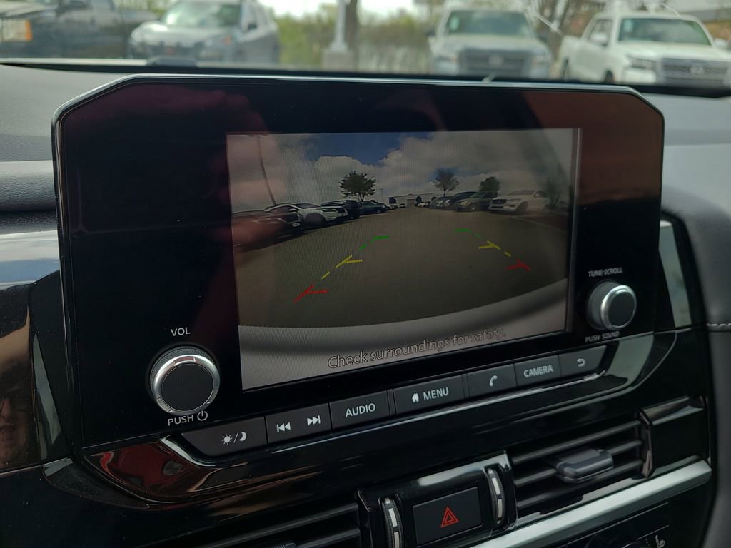 Certified 2024 Nissan Pathfinder SV image 24