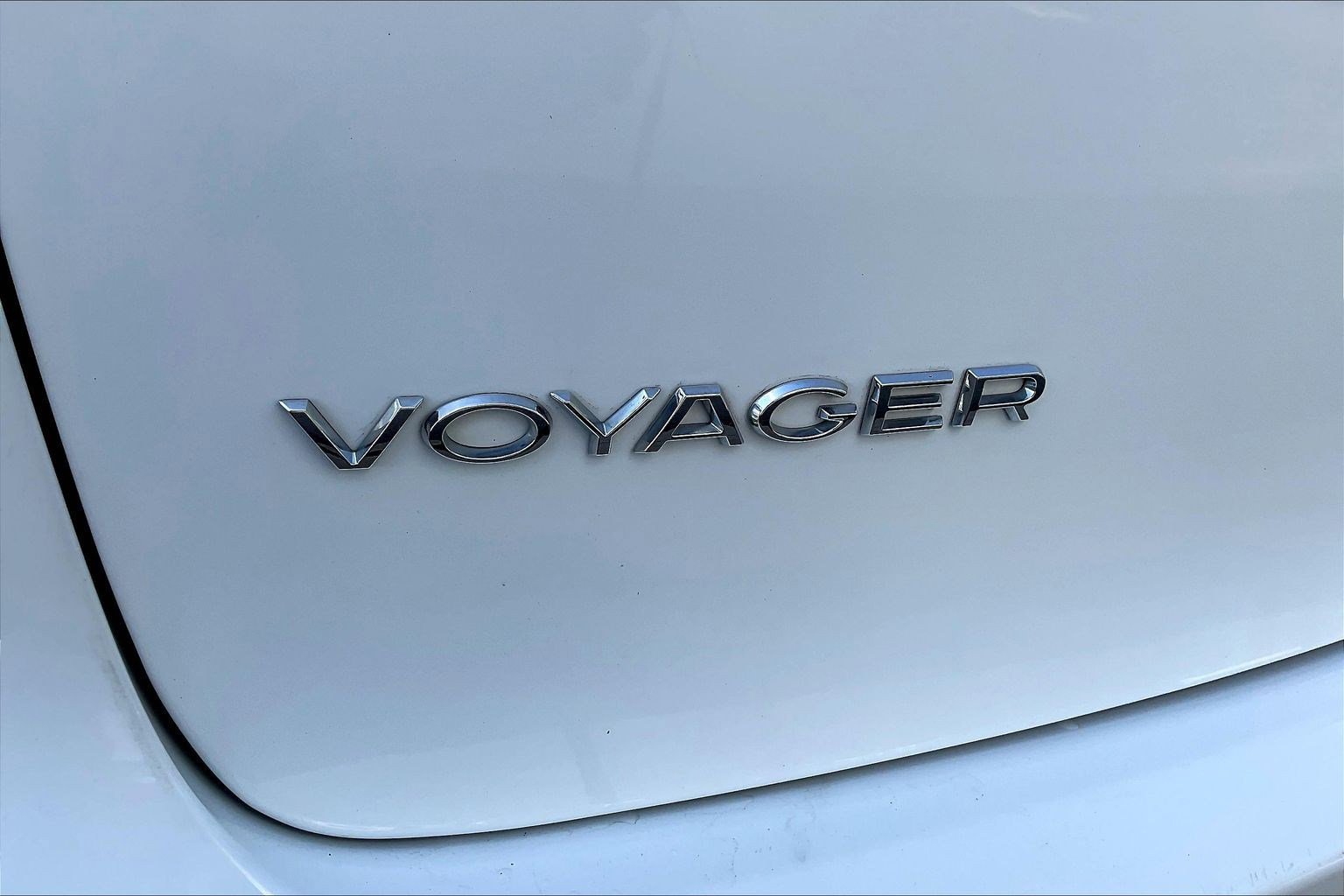 Used 2023 Chrysler Voyager LX FWD image 22
