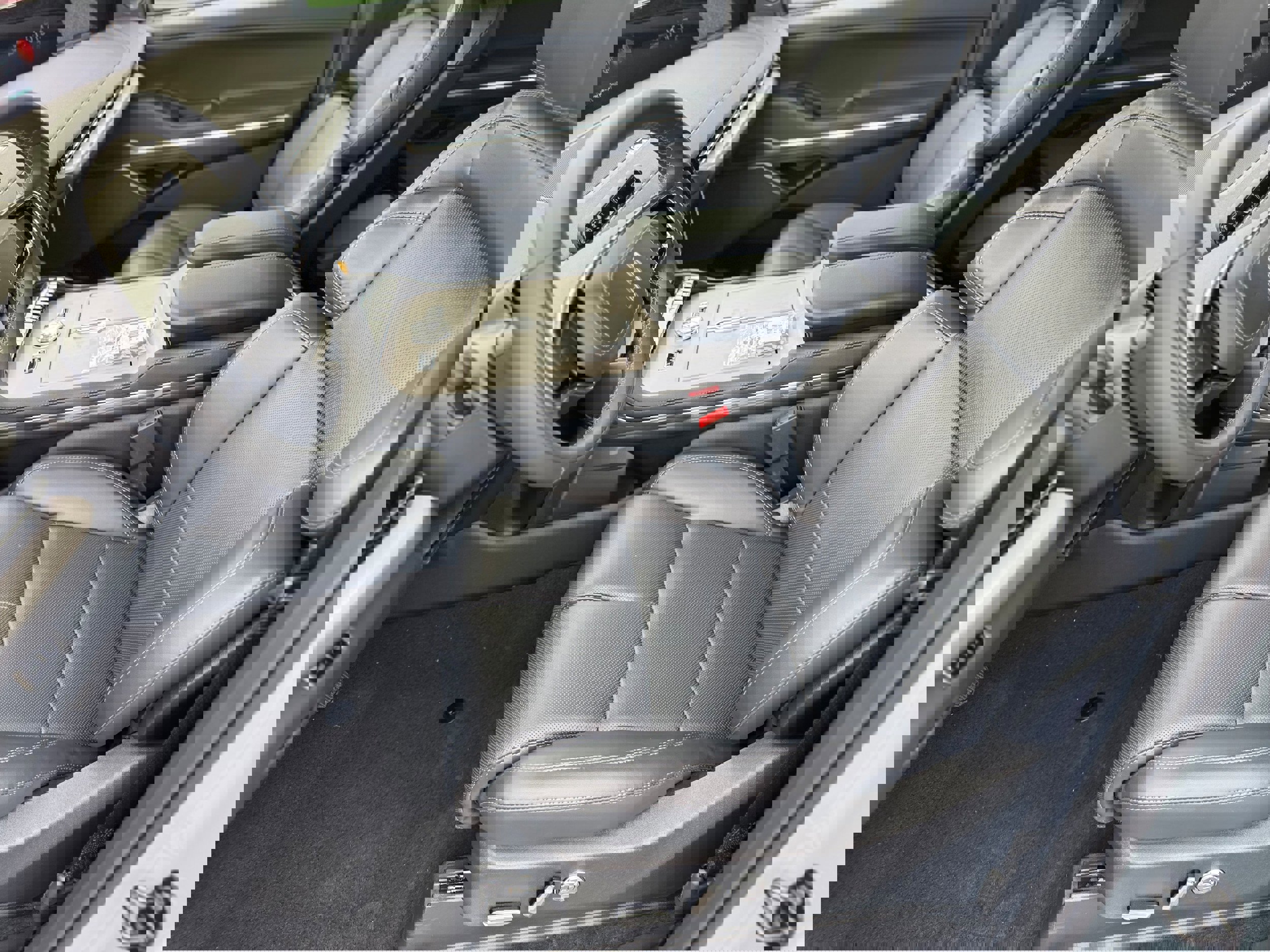 New 2025 Lincoln Navigator Reserve w/ Jet Appearance Package image 11