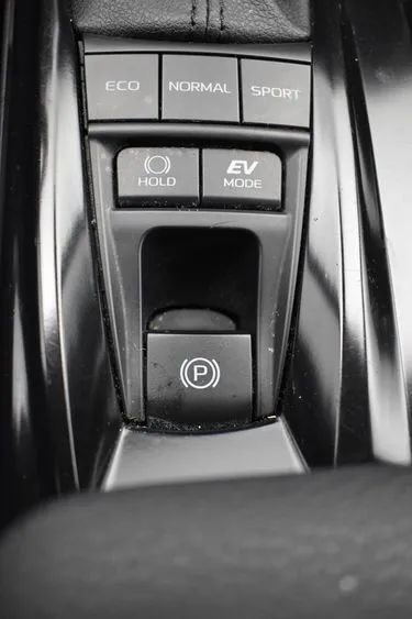 Used 2025 Toyota Camry LE image 34