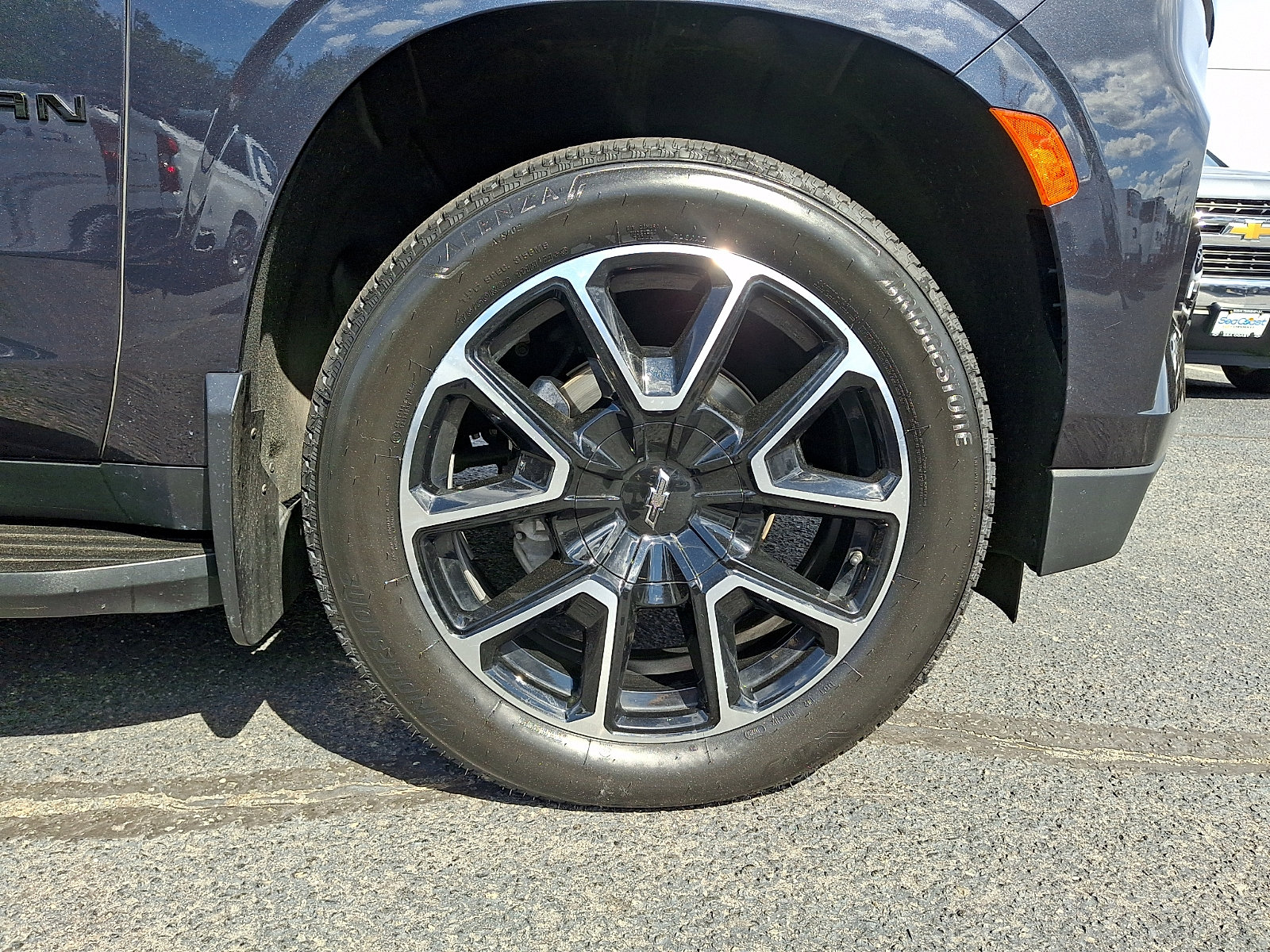 Certified 2023 Chevrolet Suburban RST AWD/4WD image 9
