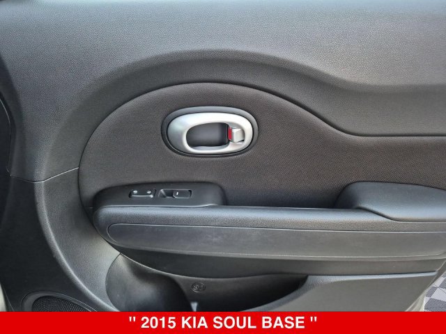 Used 2015 Kia Soul FWD image 33