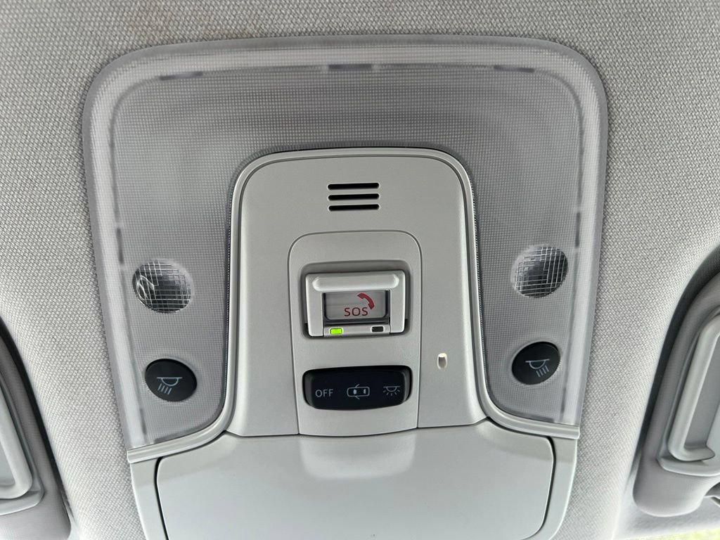 Certified 2022 Toyota Prius LE FWD image 28