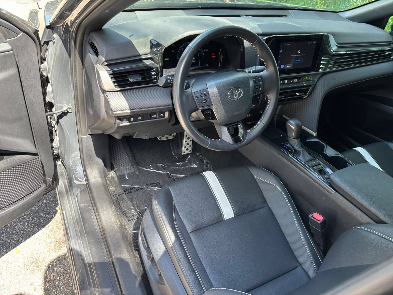 Used 2026 Toyota Camry SE FWD image 33